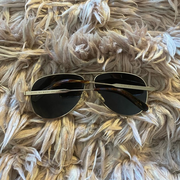 Marc By Marc Jacobs Pre-loved Sunglasses - Picture 3 of 5